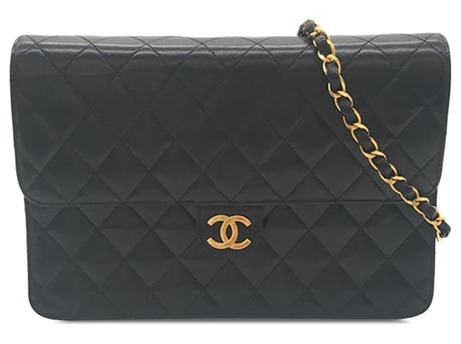 Bolsa Chanel CC preta acolchoada em pele de cordeiro com aba única Preto Couro  ref.1413342