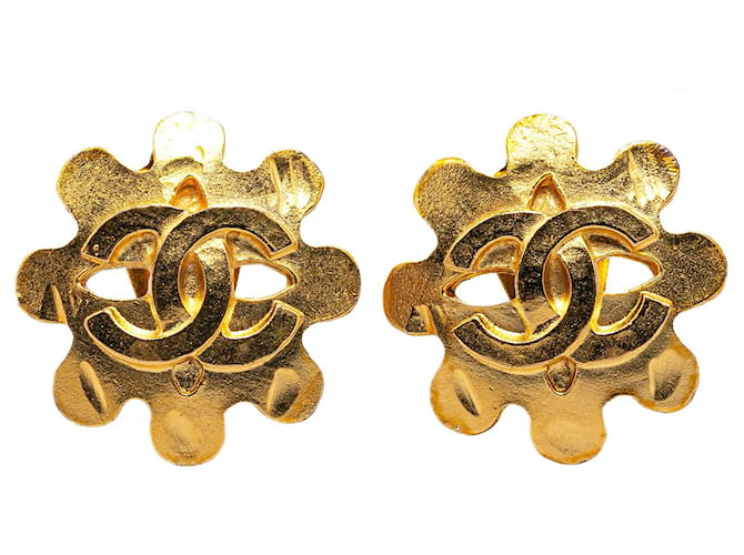 Gold Chanel Gold Plated CC Clip on Earrings Golden Gold-plated  ref.1414420