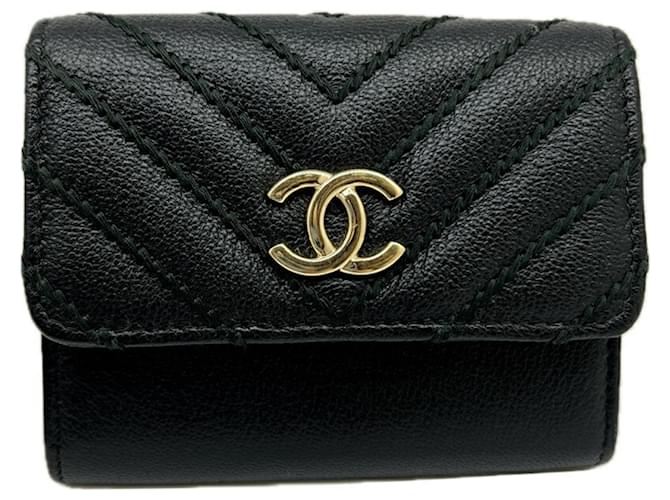 Chanel V-Stich Preto Couro  ref.1414775