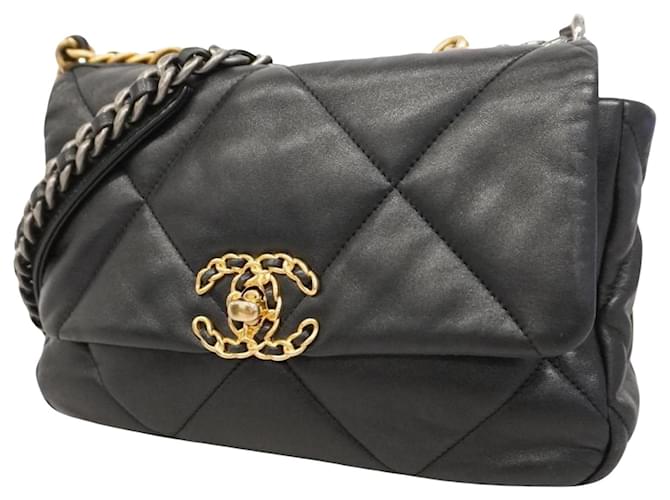 Chanel Chanel 19 Preto Couro  ref.1414979