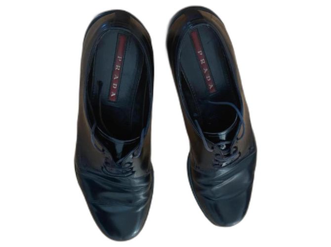 Prada Loafer aus schwarzem Leder