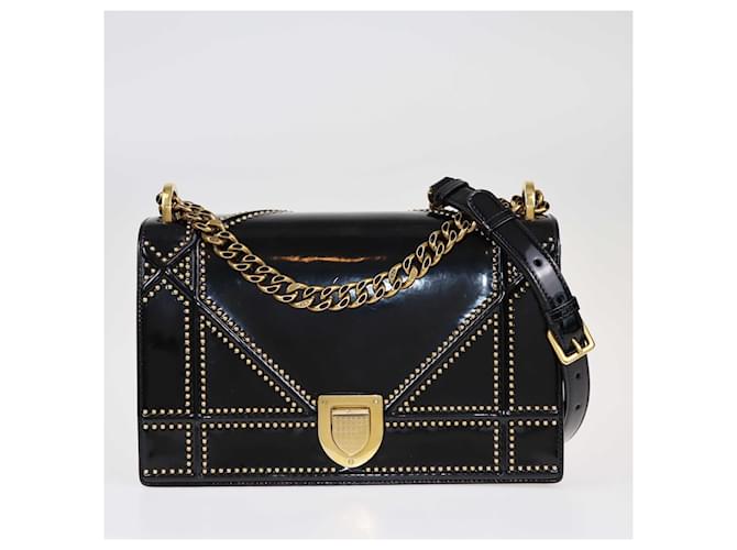 Sac à bandoulière Diorama clouté moyen noir Dior Cuir  ref.1415689