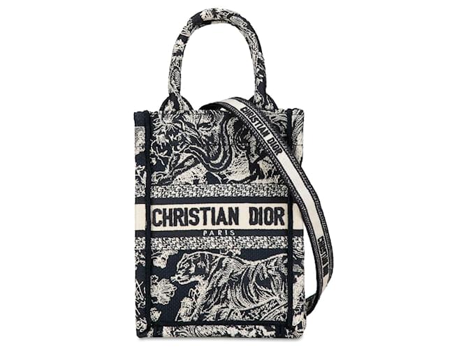 Bolso tote tipo libro vertical con bordado invertido Dior Mini Toile de Jouy azul Lienzo  ref.1415801