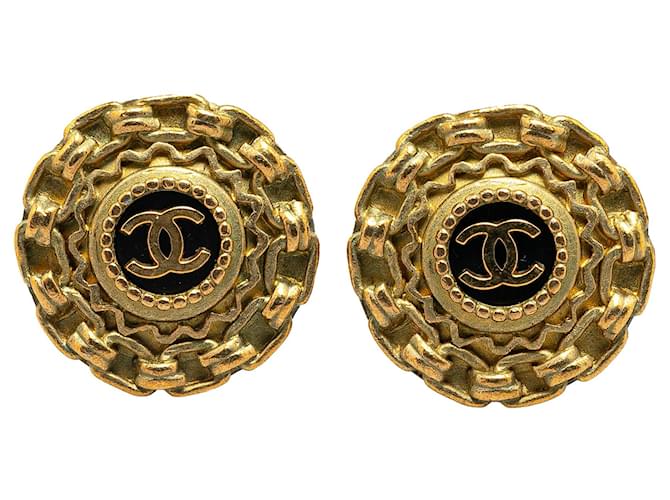 Boucles d'oreilles à clip CC plaquées or Chanel Plaqué or Doré  ref.1415856