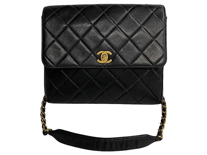 Chanel CC Quilted Leather Chain Crossbody Bag Leather Crossbody Bag in Very Good Condition  ref.1416135