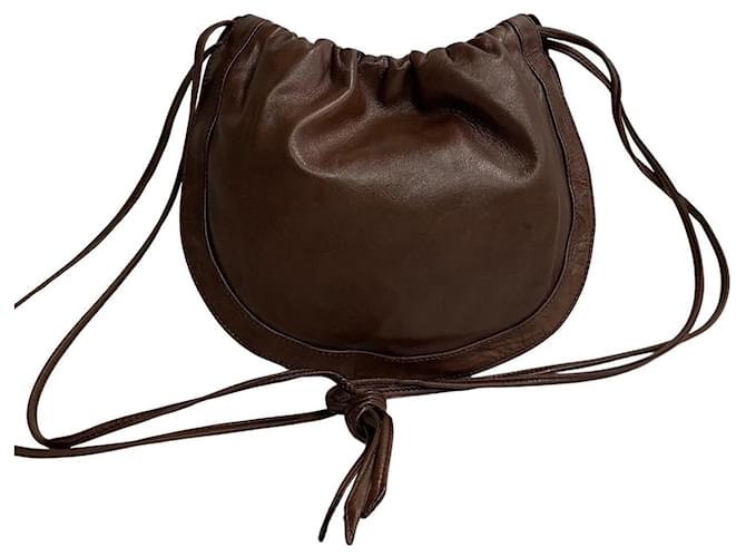 Loewe Leder Umhängetasche Leder Umhängetasche in sehr gutem Zustand  ref.1416147