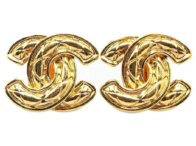 Chanel Chanel Matelassé Coco Mark Gold Plated Earrings Metal Earrings in Very Good Golden  ref.1416444