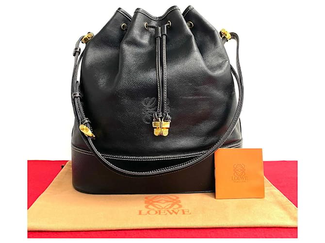 Loewe Leather Drawstring Shoulder Bag Leather Shoulder Bag in Good condition  ref.1416498