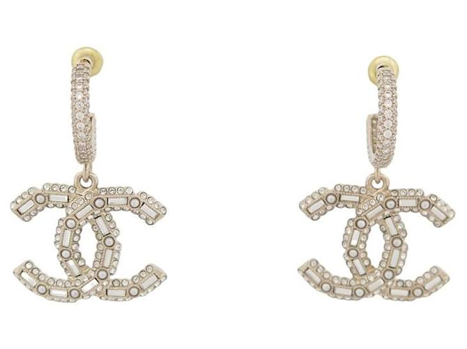 NEW CHANEL PENDANT EARRINGS CC LOGO PEARLS & STRASS EARRINGS Golden Metal  ref.1417435