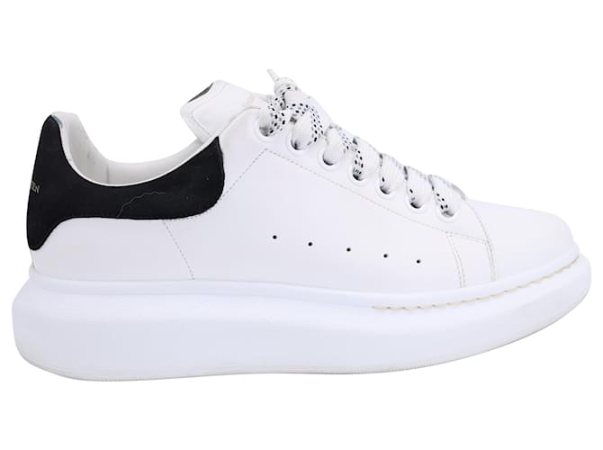 Alexander McQueen Oversized Sneakers in White Leather and Black Suede	  ref.1418319