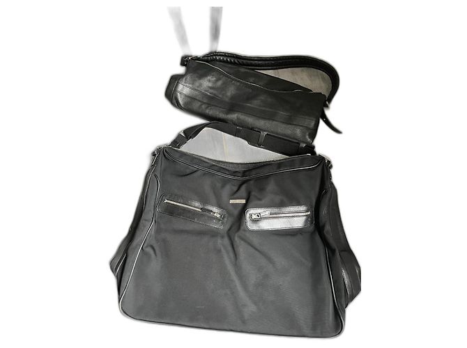 Authentische Reisetasche von Gucci aus schwarzem Nylon