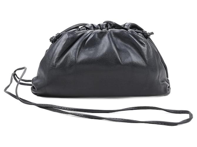 Bolsa de ombro de couro Bottega Veneta Mini The Pouch em preto  ref.1418623