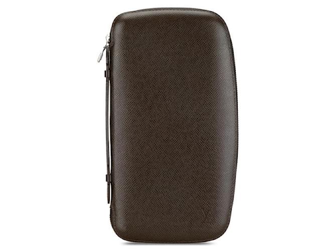 Portefeuille long Louis Vuitton Taiga Organizer Atoll M30658 en très bon état Plastique Marron  ref.1418782