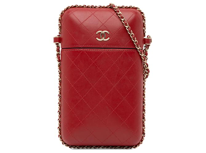 Chaîne en cuir d'agneau matelassé CC rouge Chanel autour du support de téléphone  ref.1418938