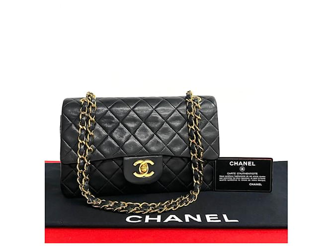 Chanel Matelasse Double Flap Leather Shoulder Bag in Very Good Condition Black  ref.1419967