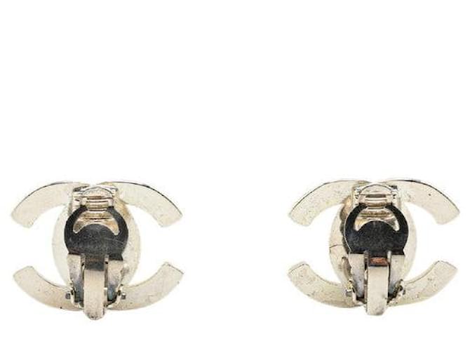 Boucles d'oreilles clip Chanel CC Turnlock Boucles d'oreilles en métal en bon état Argenté  ref.1419988