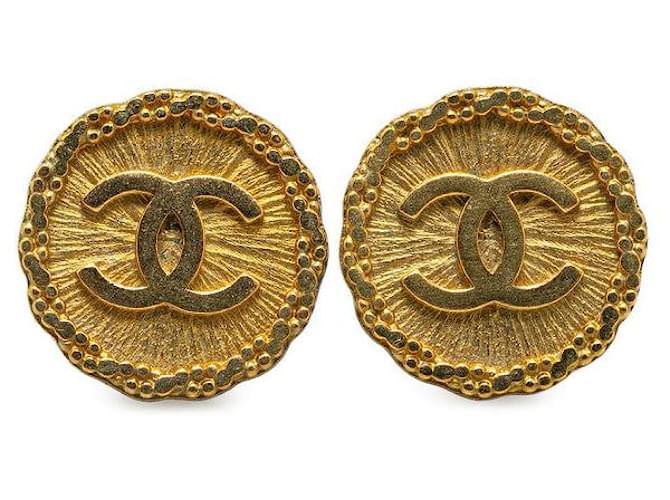 Boucles d'oreilles rondes vintage Chanel Coco Mark 23,6 mm plaquées or en très bon état Métal Doré  ref.1419998