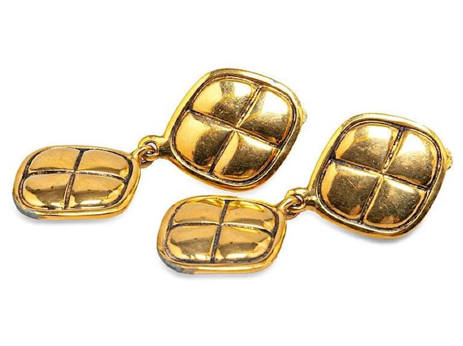 Chanel Vintage Matelassé Rhombus Earrings Gold Plated in Very Good Condition Golden Metal  ref.1420007