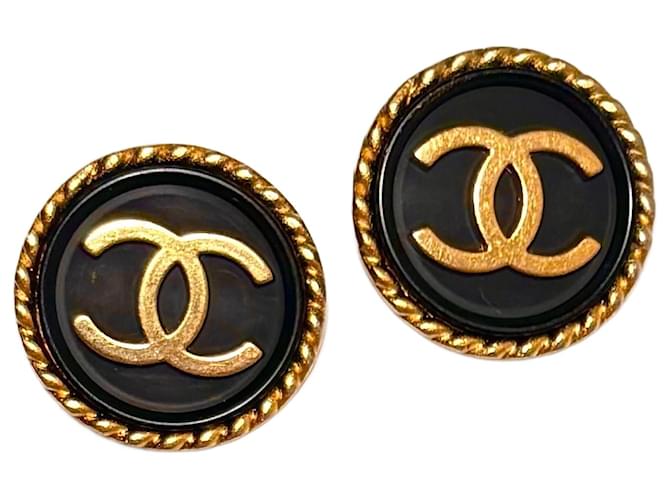 CHANEL Interlocking CC clip on button earrings from 1995
