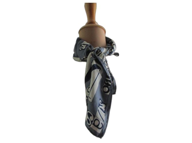 Lenço de seda Emanuel Ungaro Multicor