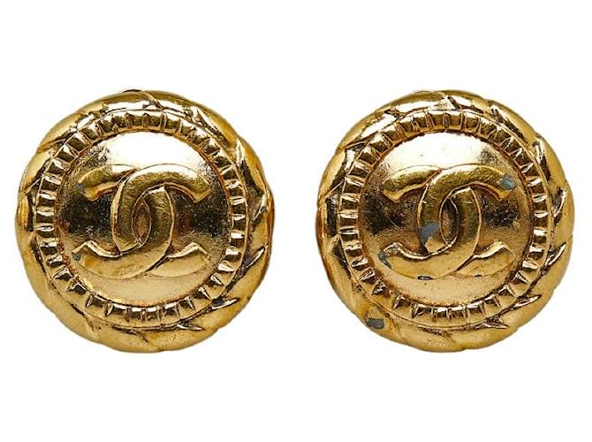 Boucles d'oreilles Chanel CC Clip On en métal en bon état Doré  ref.1421444