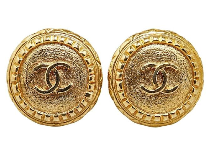 Chanel Coco Mark Round Clip-On Earrings Gold Plated in Very Good Condition Golden Metal  ref.1421548