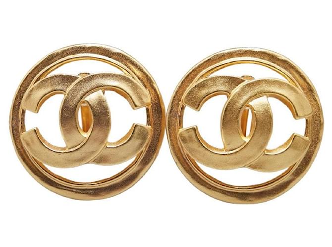 Chanel Chanel Coco Mark Gold Plated Earrings Clip-On/Studs Metal Earrings in Very Good Golden  ref.1421573