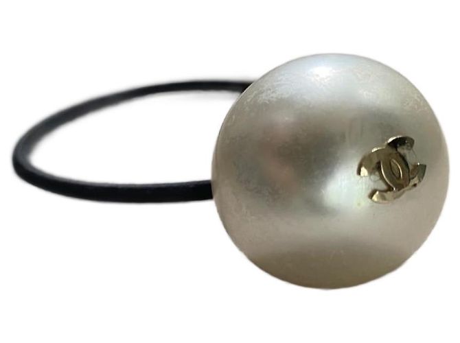 Chanel Haarschmuck Aus weiß