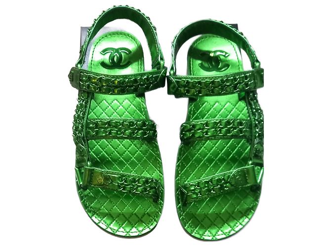 Chanel Sandalen aus grünem Leder Größe 38
