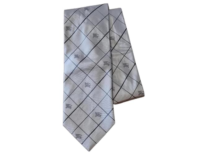 Burberry (made in Italy) Grey Silk  ref.1422501