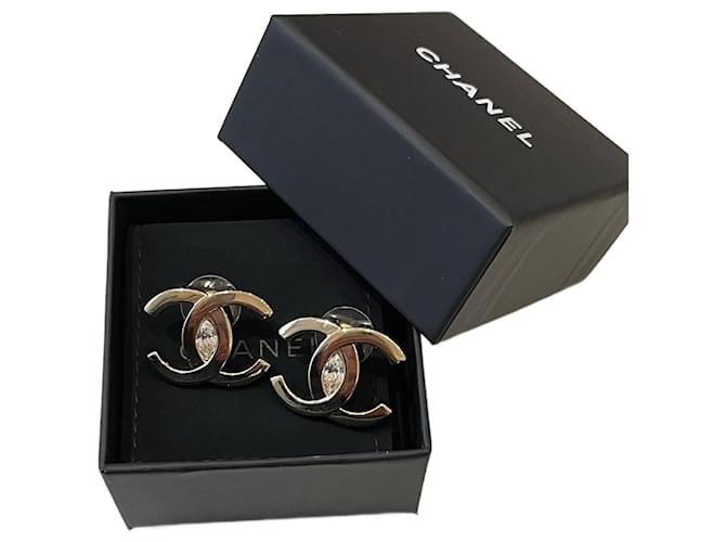 Boucles d'oreilles CHANEL T. Métal Doré  ref.1422791