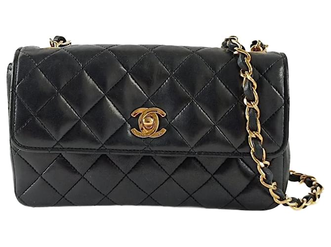 Chanel bolsa transversal Mini Matelassé em couro de cordeiro preto  ref.1422942