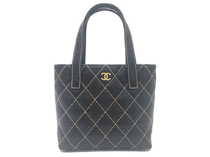 Chanel Wild Stitch Tote Bag Leather Tote Bag A18126 in Very Good Condition Black  ref.1423427