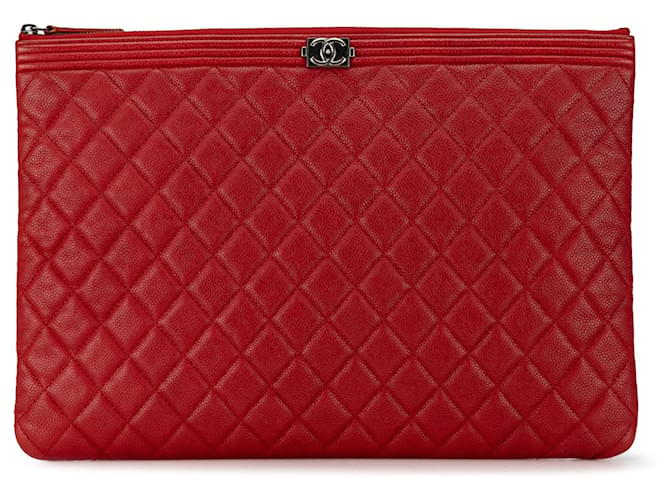 Clutch O Case Boy en Caviar matelassé rouge Chanel grand modèle Cuir  ref.1424074