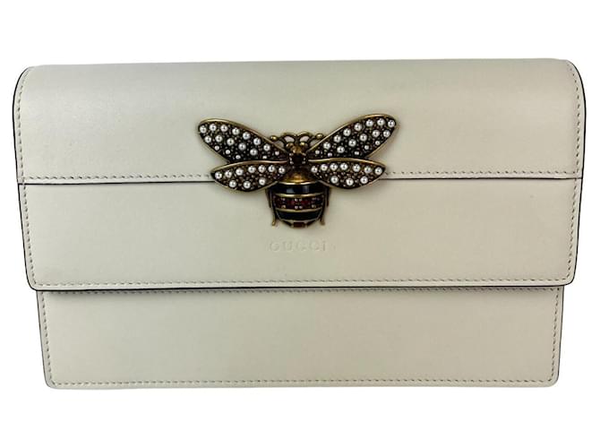 Gucci Queen Margaret Bee Geldbörse an Kette Mystic White Clutch Weiß Leder  ref.1424395