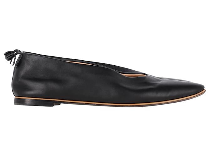 Bottega Veneta Almond Toe Flats in Black Leather   ref.1424431