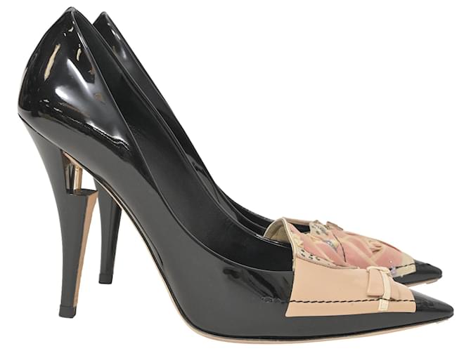 Louis Vuitton Embellished Pumps in Black Patent Leather   ref.1424456