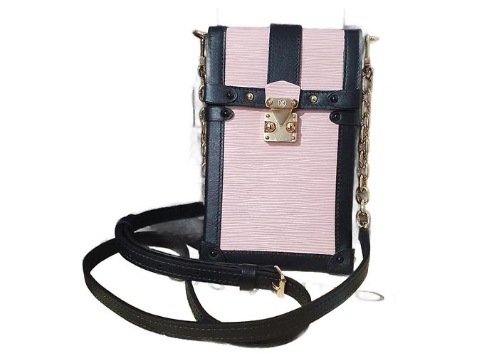 Louis Vuitton Trunk Pochette Vertical Eppi Rose