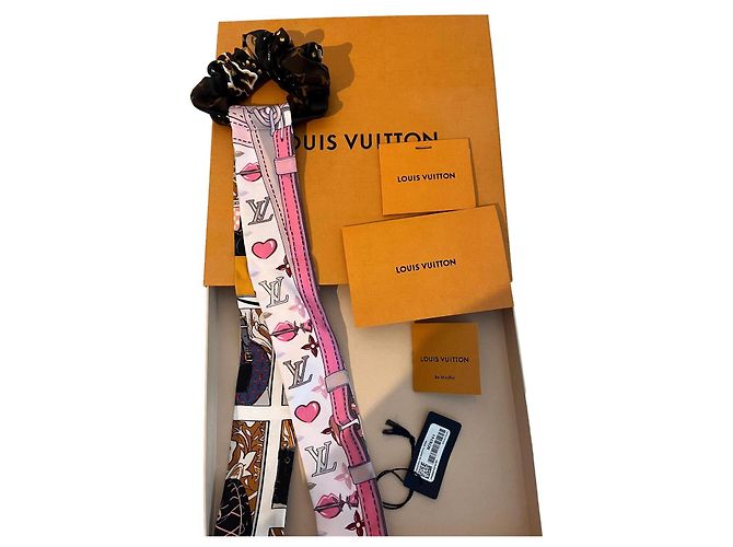 Louis Vuitton ChouChou Be Mindful Haaraccessoire Seide Rosa Pink