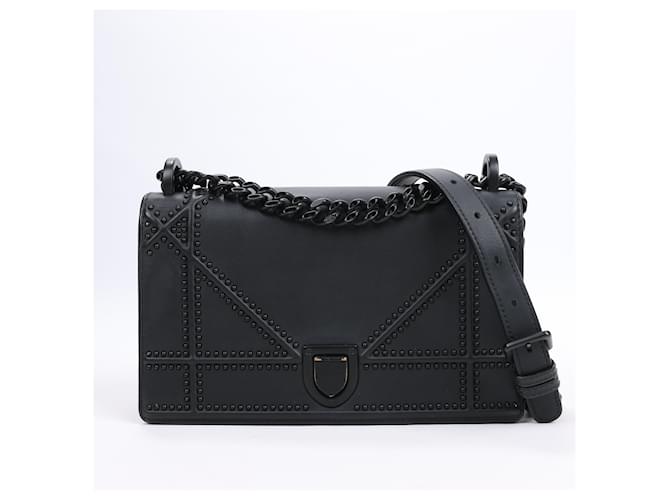 Bolsa de ombro Diorama em couro de bezerro ultra matte com studs Christian Dior em preto  ref.1425611