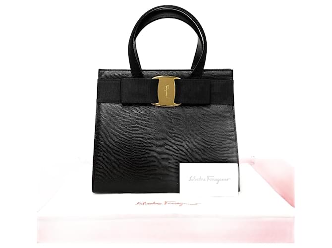 Bolsa de couro Vara Bow da Salvatore Ferragamo, bolsa de couro BA-21 4178 em muito bom estado Preto  ref.1425708