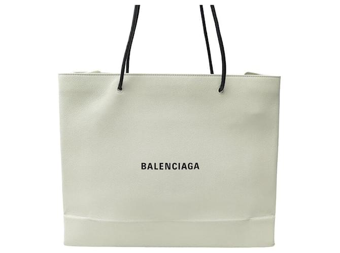 NOVE BORSE A MANO BALENCIAGA SHOPPING TOTE M IN PELLE ECRU NUOVA BORSA Crudo Pelle verniciata  ref.1425946