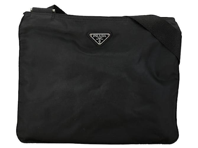 Bolsa de ombro Prada de nylon com placa de logotipo triangular preta em muito bom estado Preto Lona  ref.1426868