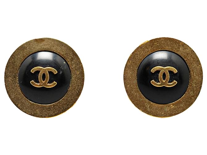 Boucles d'oreilles Chanel en métal doré plaqué avec logo CC Plaqué or  ref.1427990