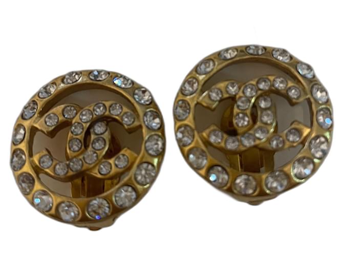 Chanel Orecchini a clip con strass degli anni '70 D'oro Placcato in oro  ref.1428018