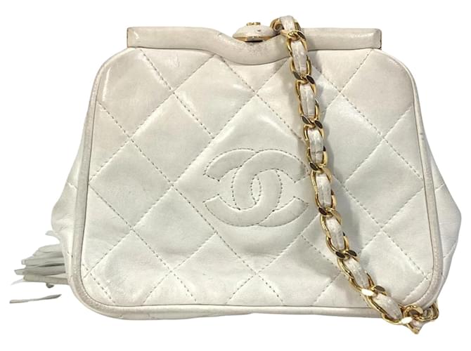 Timeless Chanel Matelassé Branco Couro  ref.1430009