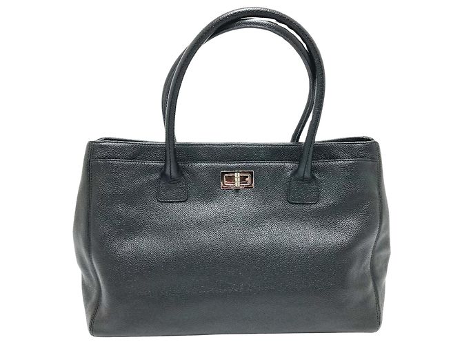 Executive Exécutif de Chanel Noir