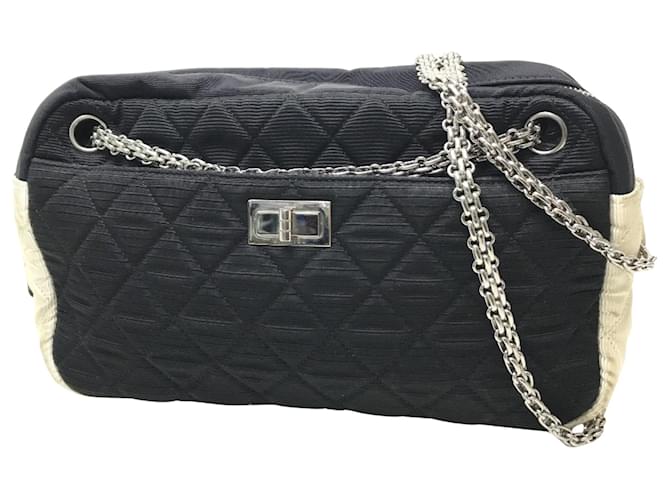 Timeless Chanel Matelassé Black Cloth  ref.1431588