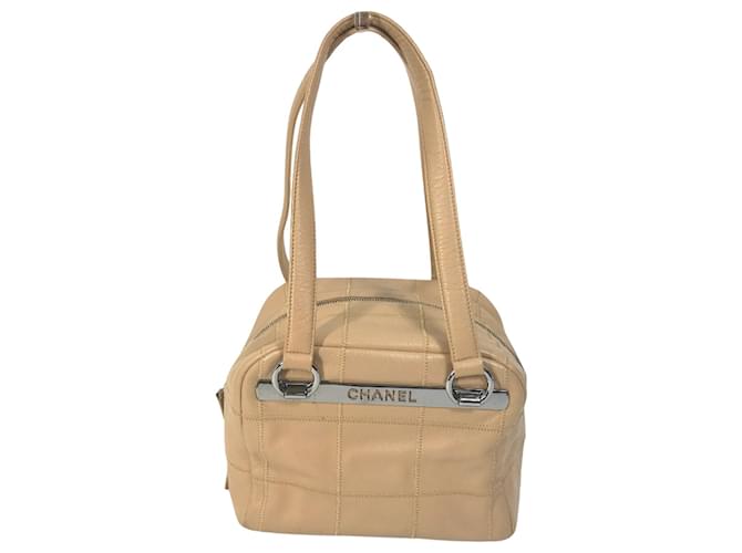 Chanel Schokoladenriegel Beige Leder  ref.1431594