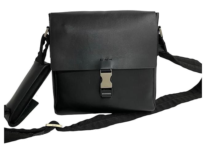 Prada Leather Crossbody Bag  Leather Crossbody Bag in Very Good Condition Black  ref.1432648